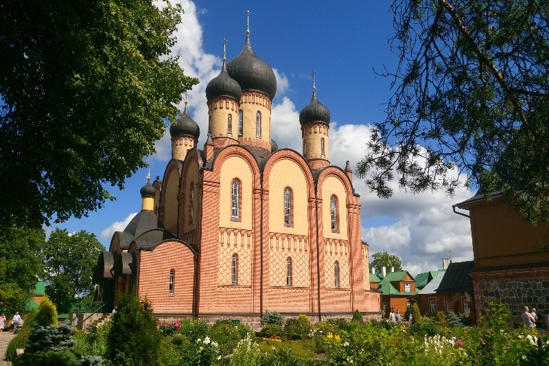 Паломничество в Пюхтицкий монастырь 