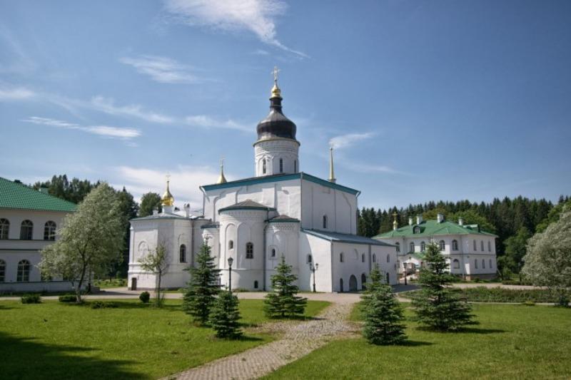 Савво-Крыпецкий монастырь. Спасо-Елеазаровский монастырь (весна, лето)